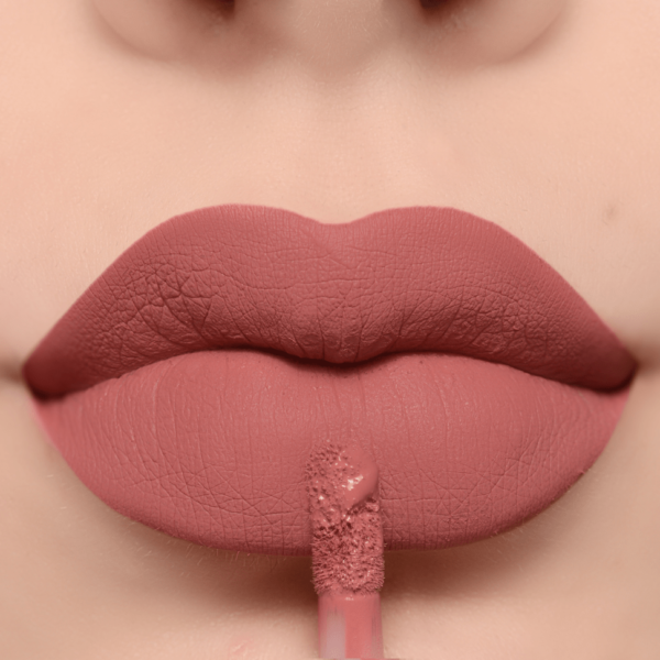 Batom Liquido Creamy Matte - Frosty | Mari Maria Makeup - Imagem 4